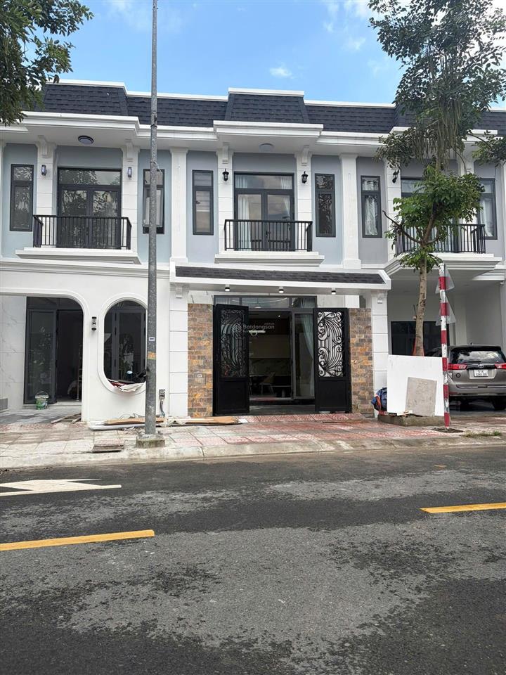 Nhà ngộp bank khu đô thị the sol city, nhà view sông cực kỳ mát mẻ