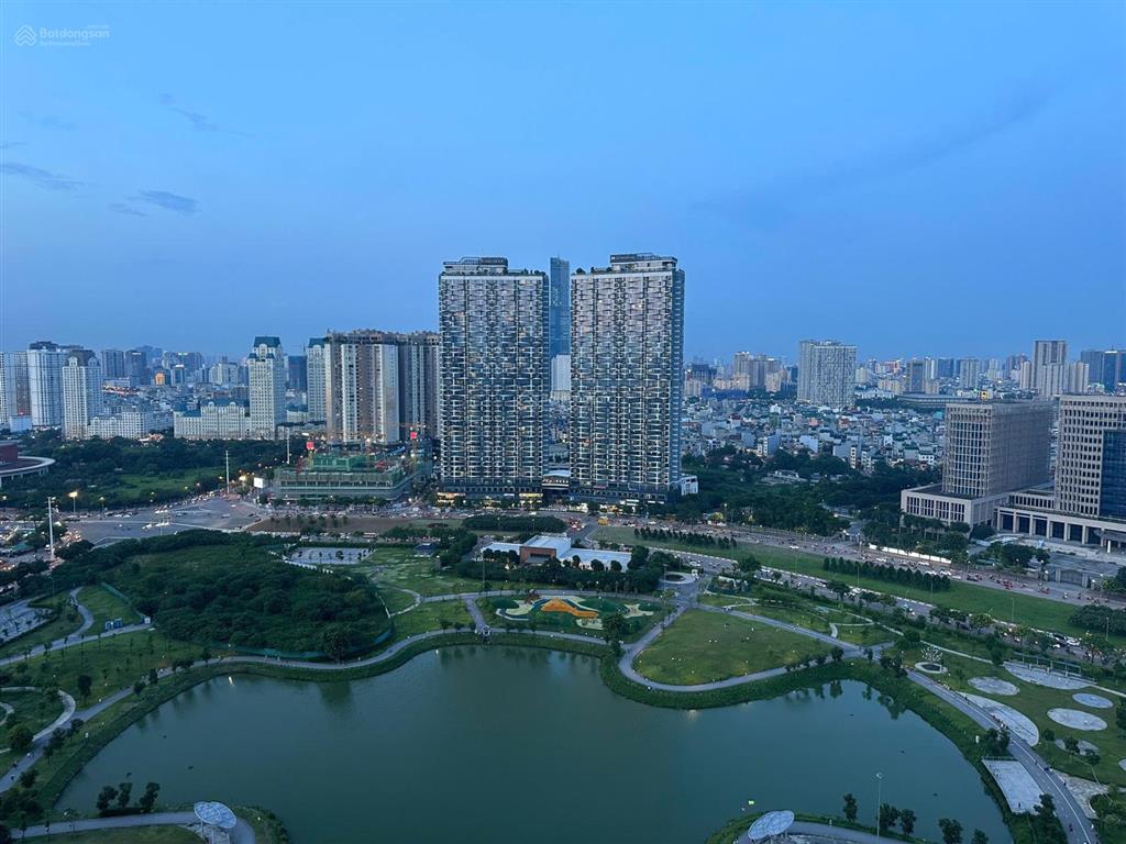 Chính chủ bán căn view trực diện công viên hồ 3pn2vs ban công hướng mát nội thất đẹp giá 9 tỷ