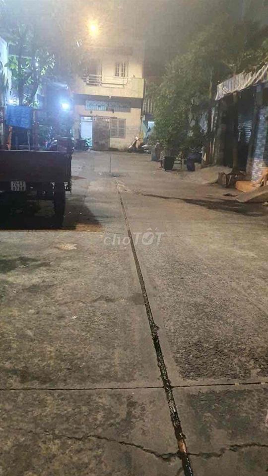 ngang 9m dài 9m5 1 trệt 1 lầu dg 4m ngay khu ly chiêu hoàng