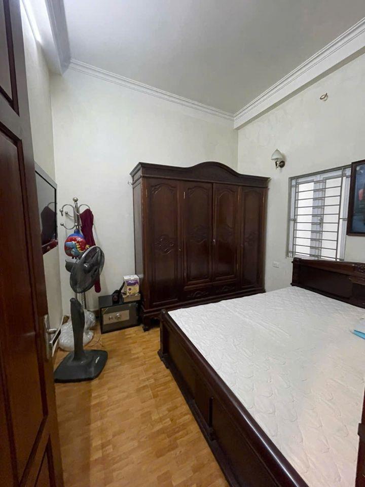 MỄ TRÌ THƯỢNG - NAM TỪ LIÊM. NHÀ DÂN XÂY CHẮC CHẮN, 50M2 RỘNG THÊNH THANG, SỔ VUÔNG VẮN NỞ HẬU. NHỈNH 12 ĐỒNG.