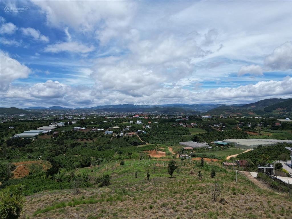 Đất xã đông thanh, lâm hà, 40 mét mặt đường bê tông, 400m2 thổ cư, tách được 5 mét 8 sổ