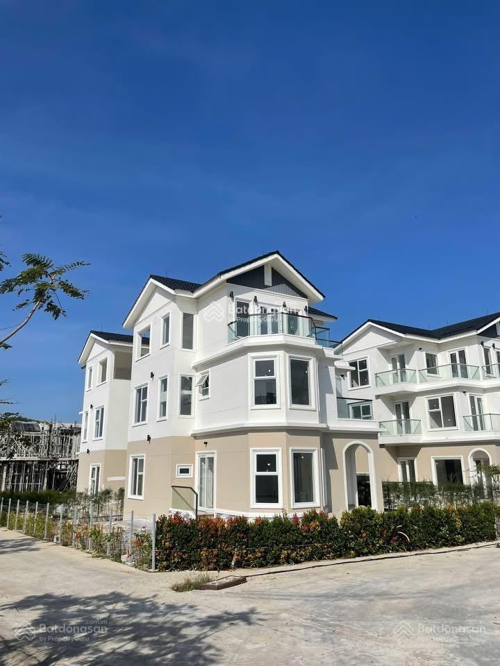 Hiếm có căn biệt thự đơn lập 320 m2, tại bhdi bãi dài, cam ranh, sở hữu lâu dài 0353 346 ***.