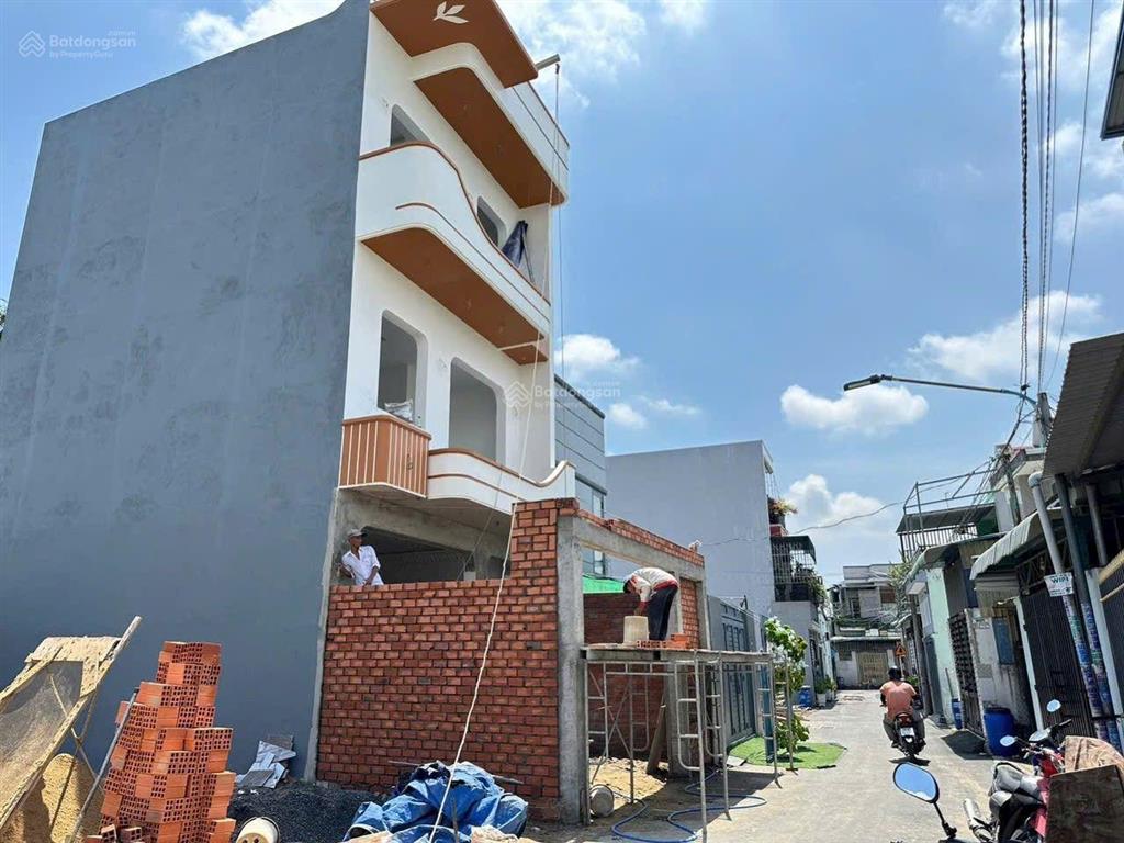Chỉ 2,450 tỷ đất gần chợ dĩ an, phường dĩ an, dĩ an diện tích 78,5m2 (ngang 9m). thổ cư 60m2.