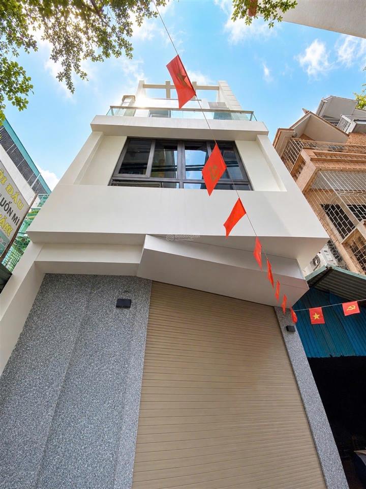 Bán nhà đình thôn ngõ thông kinh doanh ô tô đỗ cửa thang máy hiện đại