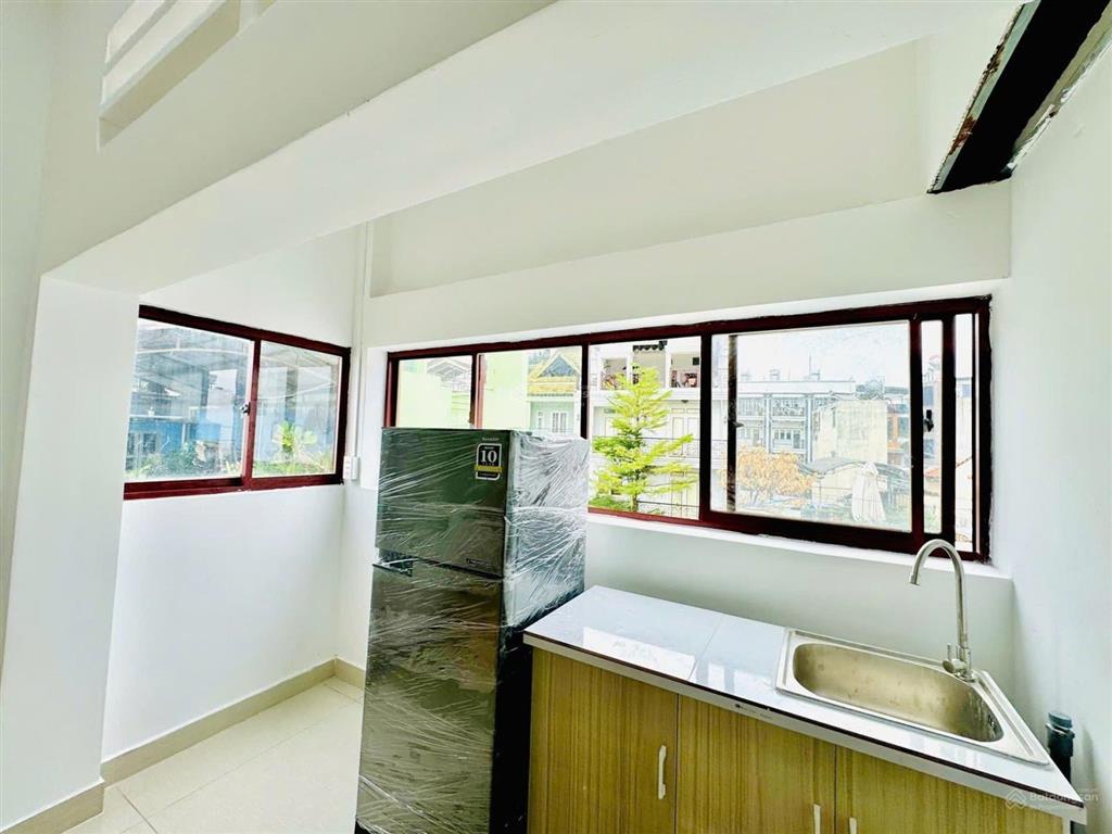 Hẻm ô tô nơ trang long thông tứ tung ra lê quang định + hoàng hoa thám, kế bên chợ bà chiểu.