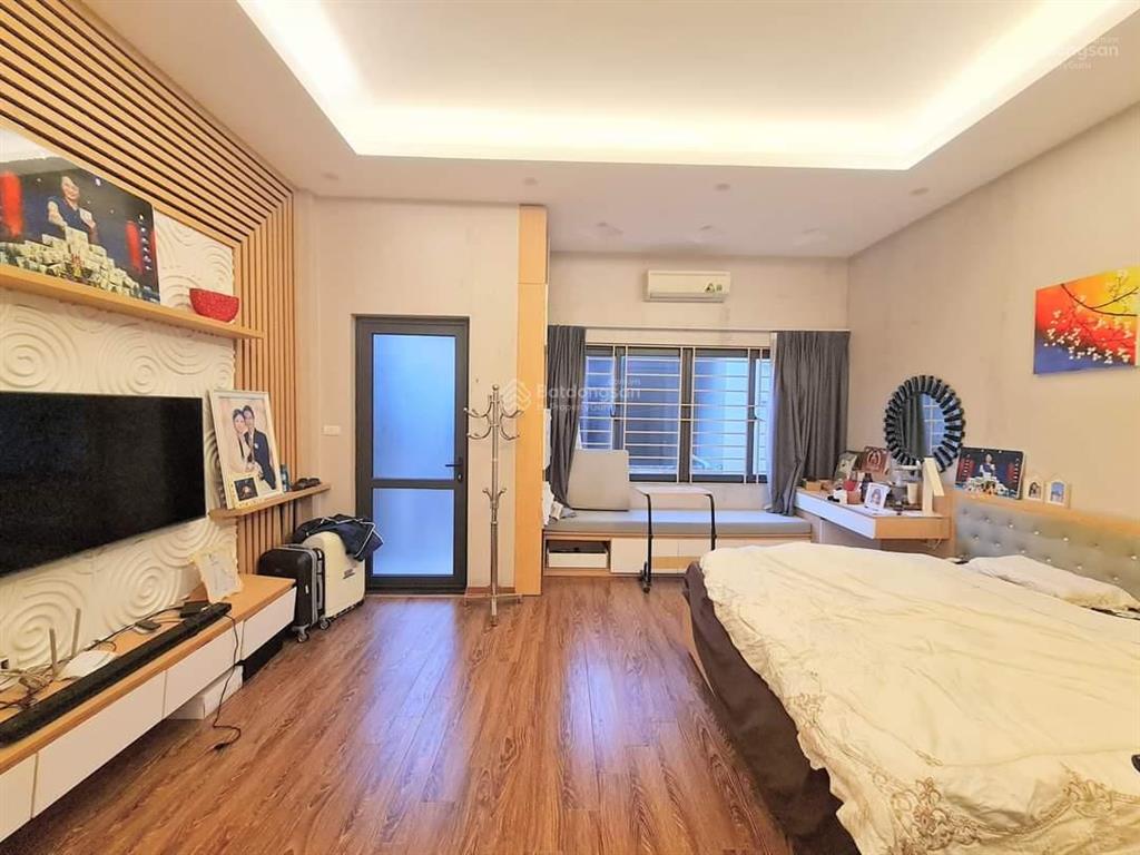 Cần bán nhanh nhà mặt phố hoàng văn thái, phân lô quân đội, dt 67m2 x4t, mt 5m, 21 tỷ