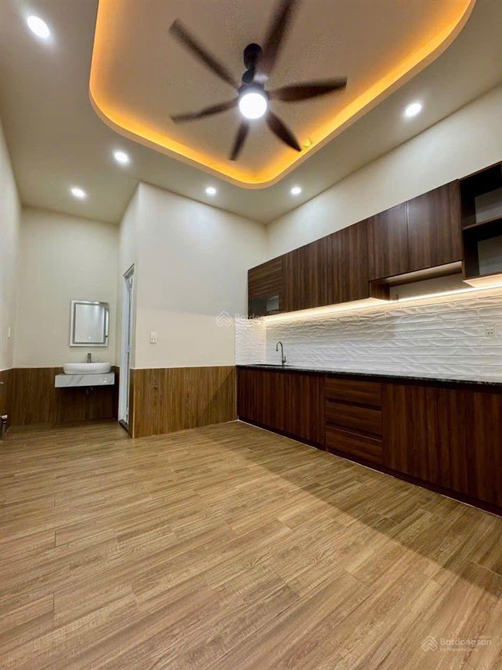 Tôi cần bán nhà mới đẹp hóc môn trung đông 12
