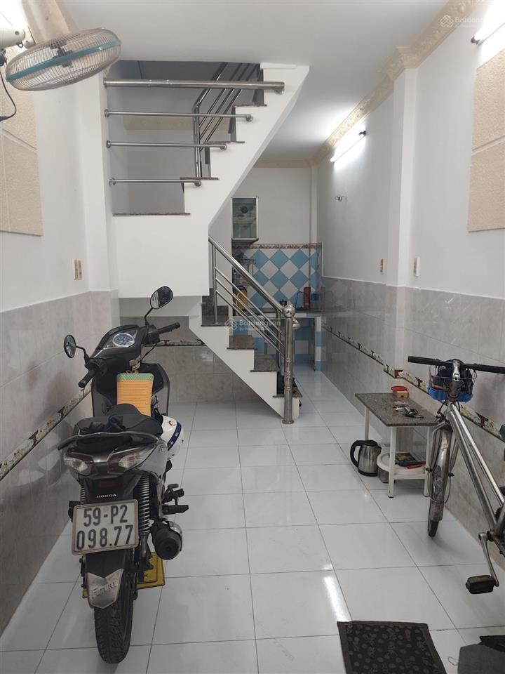 Bán nhà riêng tại lạc long quân, 3,5 tỷ, 25m2, 3pn, 3wc, 3 tầng