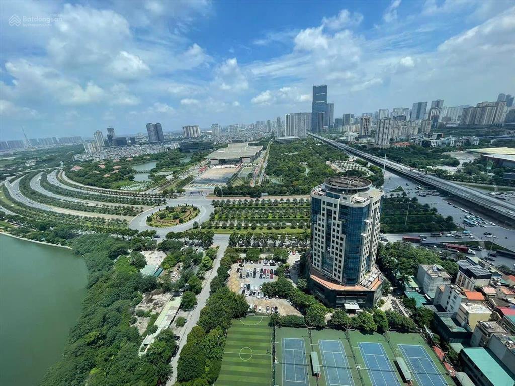 Cần bán gấp căn hộ 4 phòng ngủ diện tích 169m2 tại chung cư thăng long number one, giá bán 75tr/m2