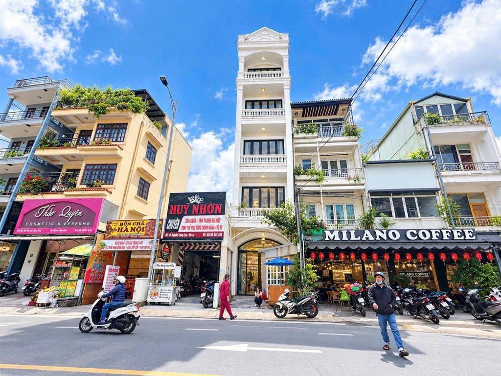 Nhà 2 mặt hai bà trưng tiền lõi trung tâm cách hồ xuân hương chỉ 500m khu sầm uất nhất đà lạt