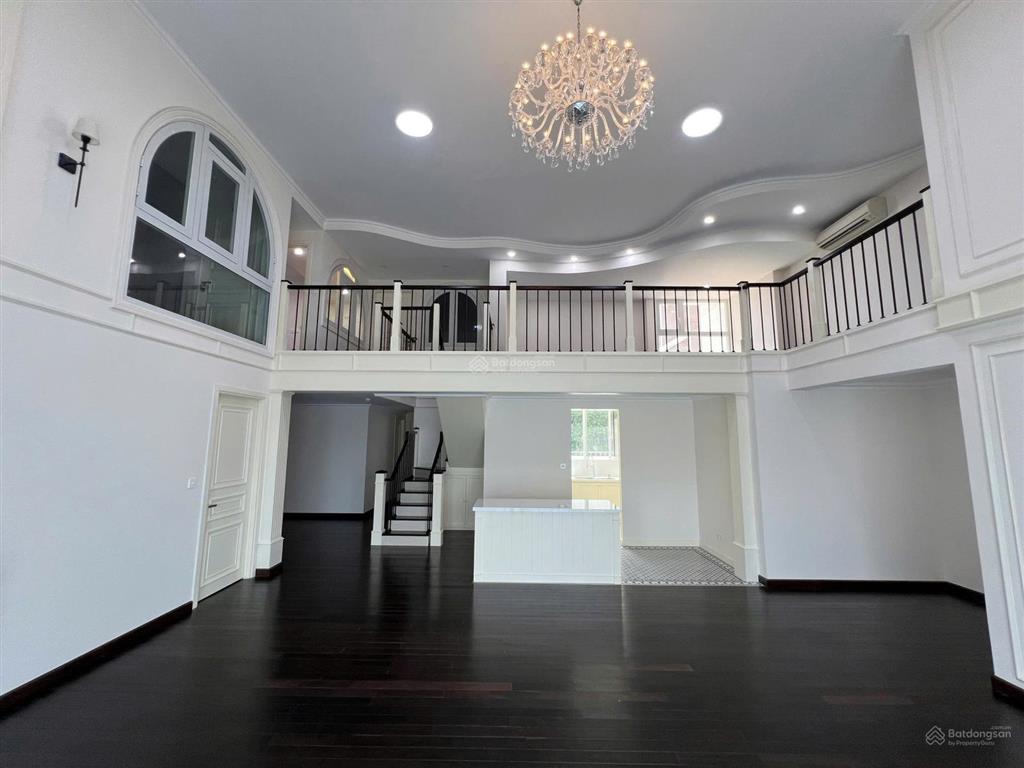 Bán căn hộ vista verde, 350m2 6pn view đẹp tại đối diện với ubnd q2