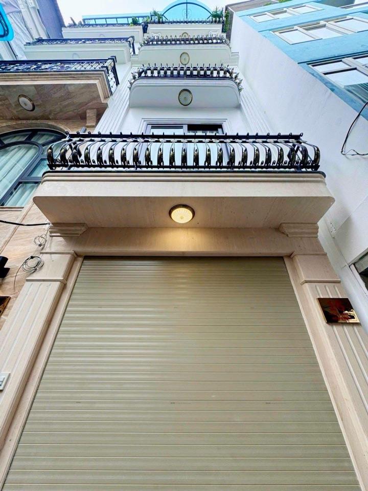 TRẦN DUY HƯNG- 11,5 TỶ- 50M- 7 NGỦ- SÁT HỒ- NGÕ THÔNG- THOÁNG SÁNG, YÊN TĨNH.