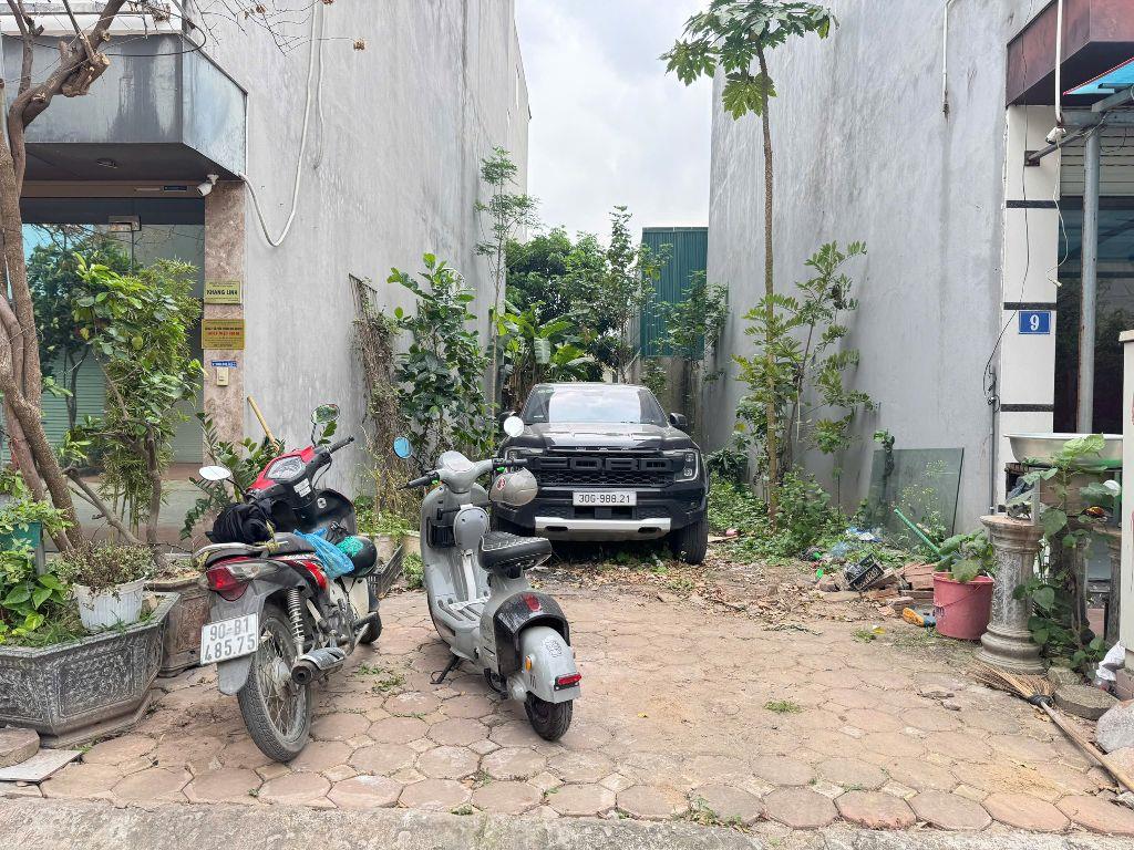 Cần bán gấp lô đất đẹp View sân chơi nằm tại trung tâm khu tái định cư Trâu Quỳ, Gia Lâm