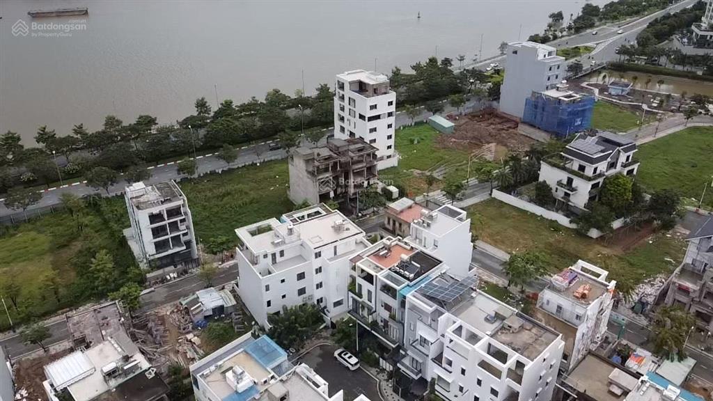 Căn góc 2mt trục n2 saigon mystery q2 dt 207,5m2 hầm + 3 lầu 90 tỷ bao 2% sang tên, 0906 789 ***