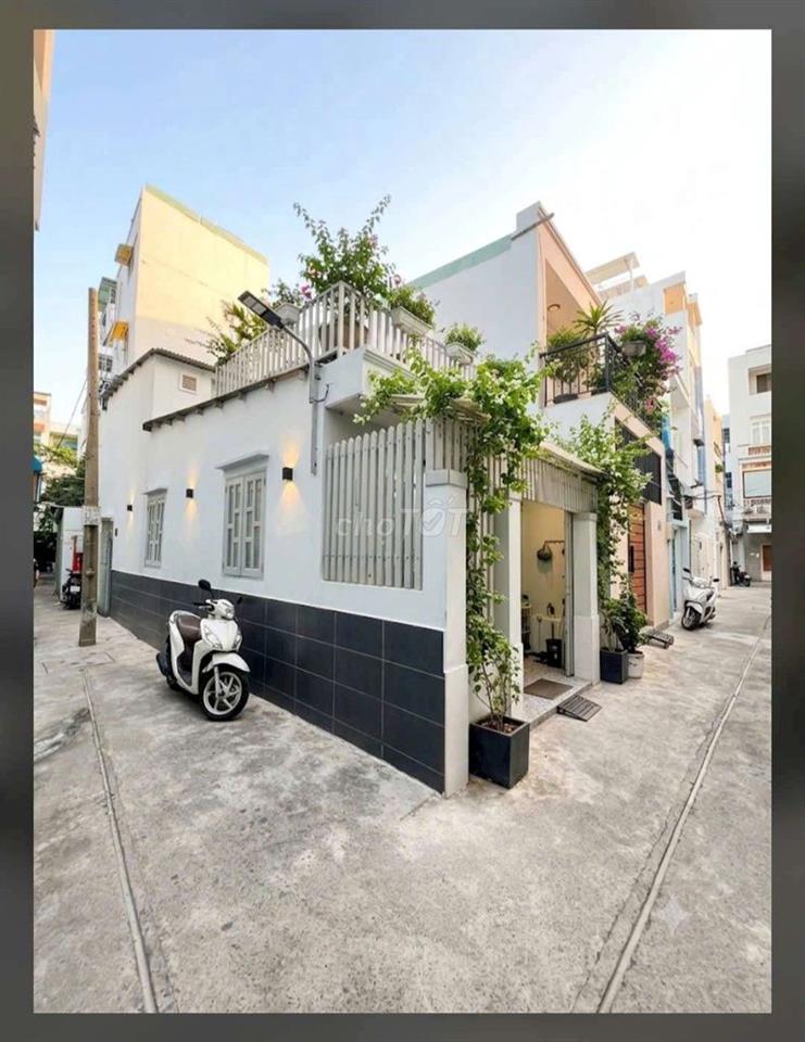 BÁN NHÀ LÔ GÓC LÊ VĂN SỸ, 55M², HẺM XE HƠI, GIÁ 8,7 TỶ