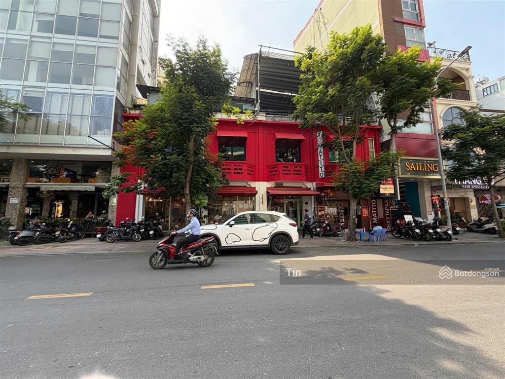 Bán nhà mt calmet, đối diện the one central, dt 6x20, 7 tầng, hđt 200tr/tháng, giá bán 40 tỷ