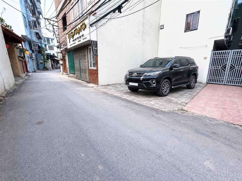 Cần bán gấp mảnh đất gần vinhomes tây mỗ, lô góc, ô tô đỗ tránh, xây 7 tầng 35m2, giá bán 3 tỷ x