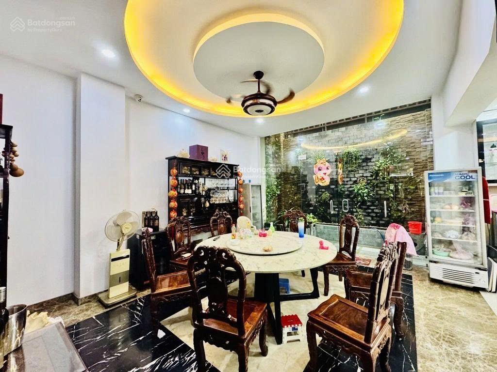 Có thang máy!! bán gấp cặp nhà đôi mtnb khu tên lửa 9x20m 4 tầng cách cv vài bước gần coopmart