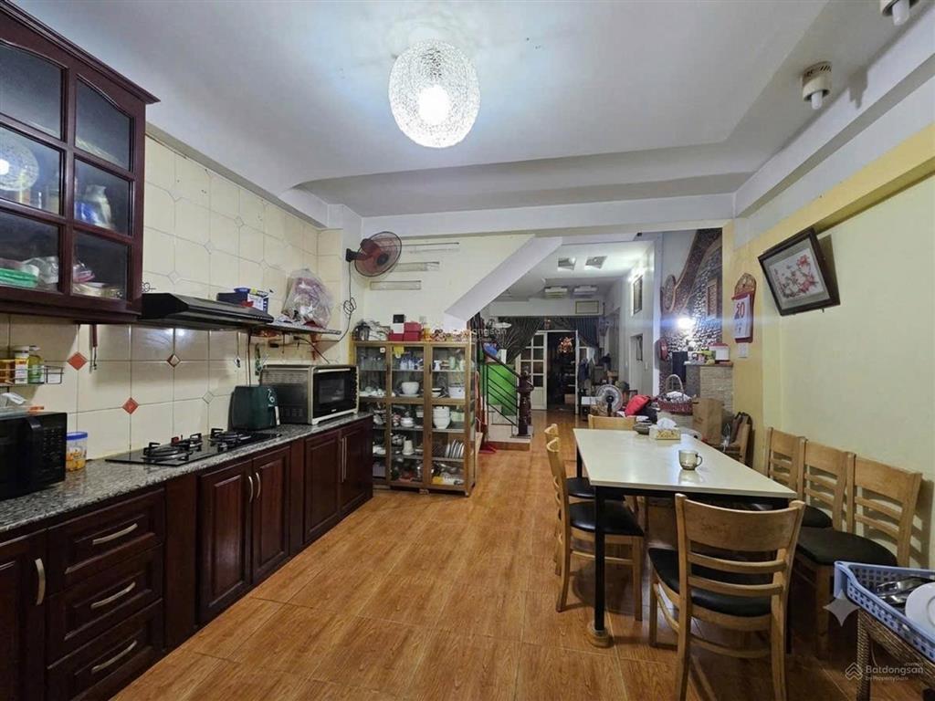 Nhà mặt tiền đường số khu tên lửa (64m2) 4 tầng giá 8 tỷ 300 (thương lượng)