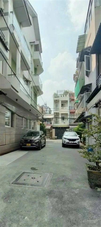 Sát tên lửa 5 tầng 4.4 x 14 m giá 6 xx tl vị trí đẹp ngang lớn nở hậu hơn 4m xe hơi tới nhà