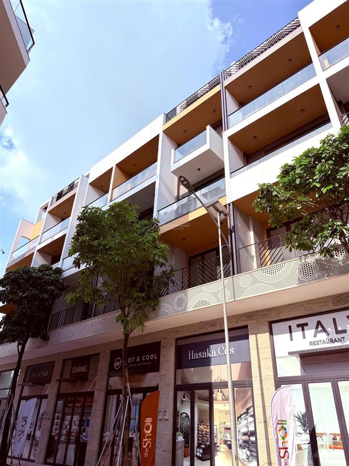 Dành cho khách hàng việt kiều. bán nhà phố the sholi tp.hcm 80m2, 6 tầng, dtsd 431m2, sổ sẵn.