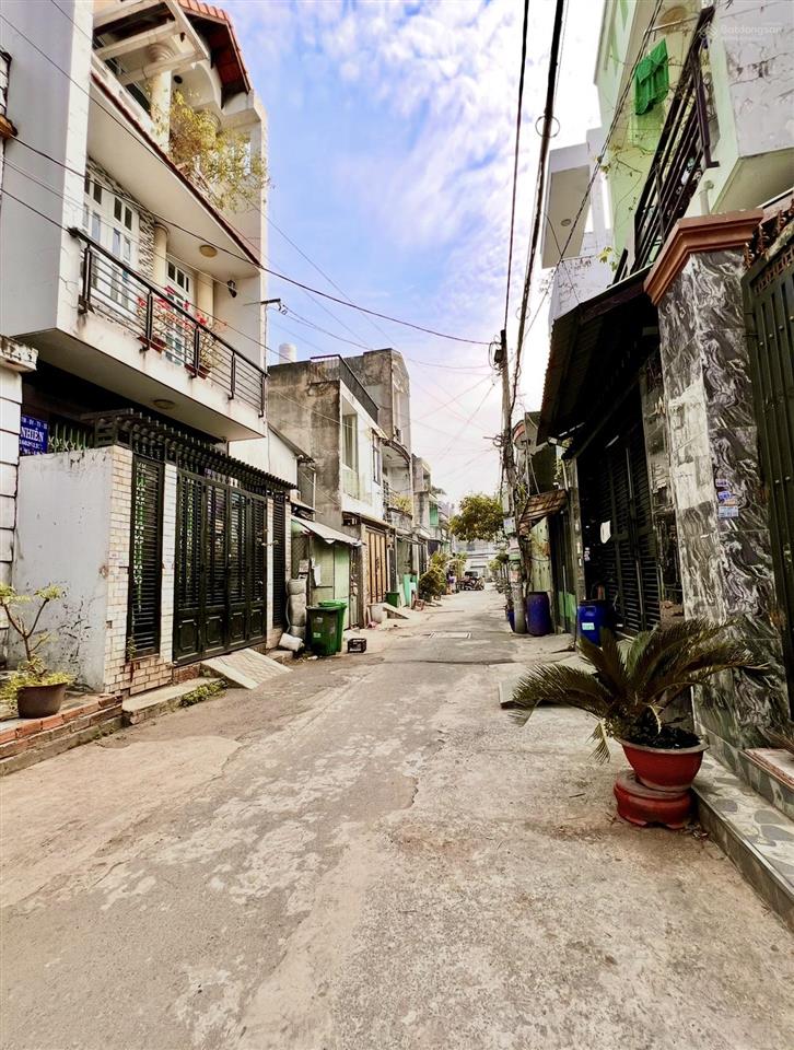 Chỉ 5.1 tỷ còn bớt, nhà mới 67m2 ở ngay sát lê văn quới, ngã tư bốn xã.