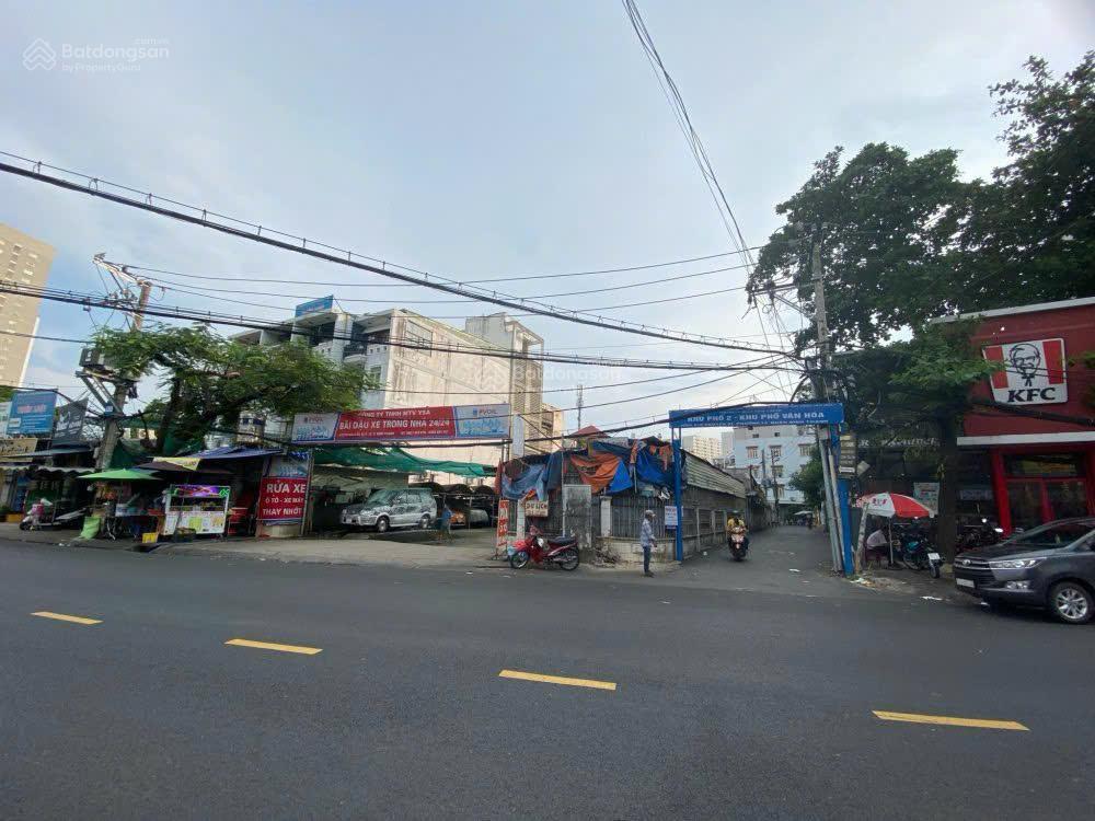 Đất | 215 nguyễn xí, p. 13, q. bình thạnh | 20*61 = 1100m2 | bán 330 tỷ thuê đàm phán