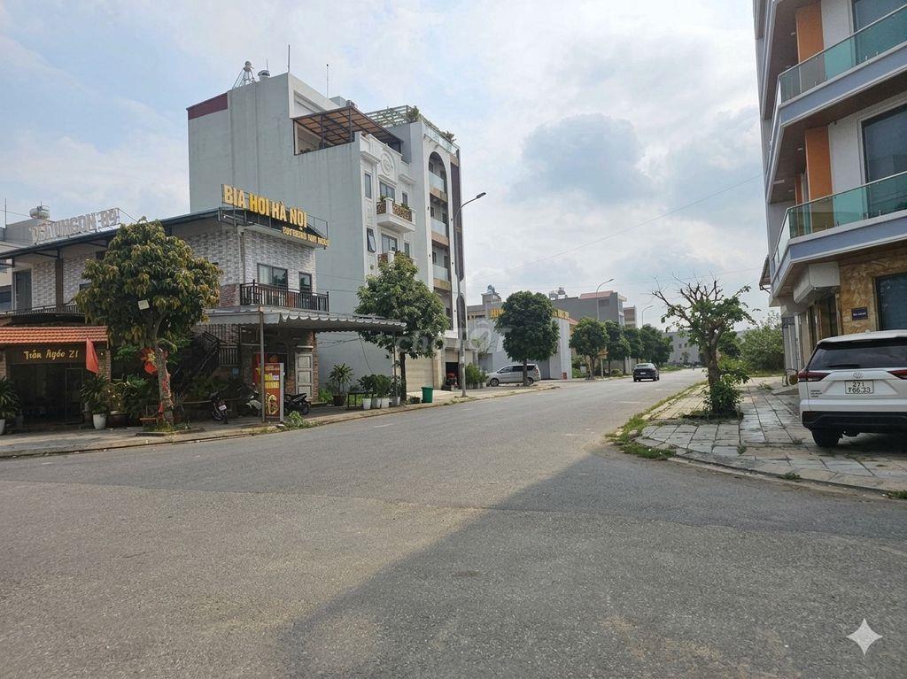 Đất làn 2 đường 36 Phượng Mao Green City Quế Võ