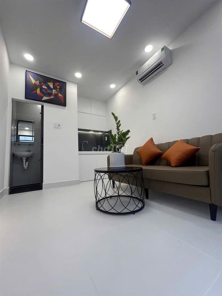 Hạ còn 4.48 tỷ, mặt tiền thụt đường trần quốc toản. Nhà mới đẹp 3 tầng