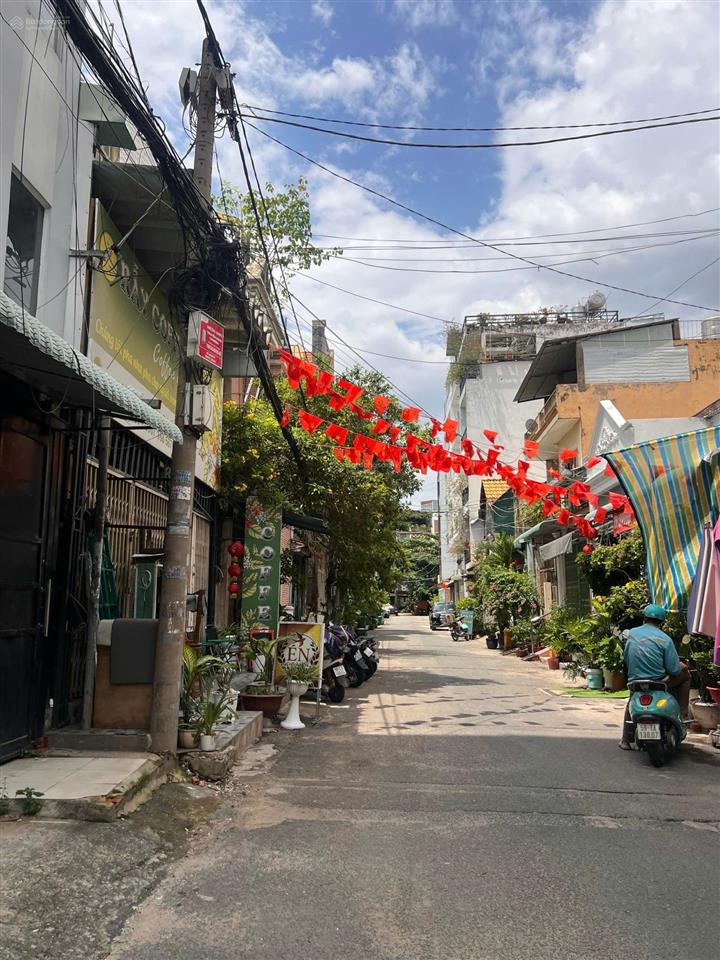 Giữa trung tâm, giáp 10, 84m, 4 tầng, hẻm xe hơi cmt8, gần metro, chỉ 7.45 tỷ?