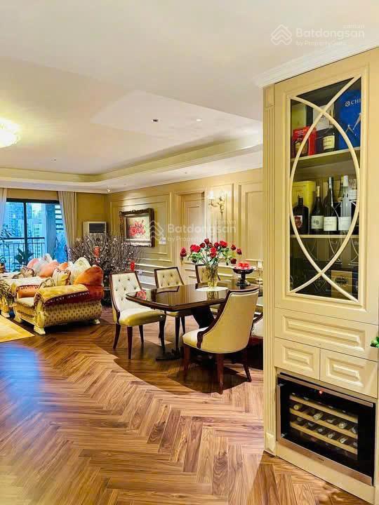 Chính chủ bán căn hộ 72m2 2pn2vs tầng trung sổ đỏ lâu dài giá 6 tỷ có thương lượng nội thất đẹp
