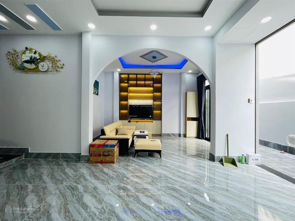 Bán biệt thự lê đức thọ p6 gv 4 tầng 6 phòng full nội thất hẻm xe hơi 8.5x15 102m 10 tỷ