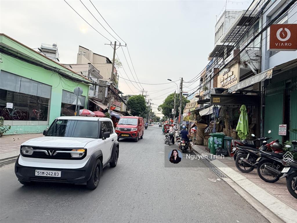 Đất chuẩn đẹp, full thổ cư thông ra kha vạn cân, đường rộng 10m, xây dựng 1 hầm 6 tầng, vuông vức