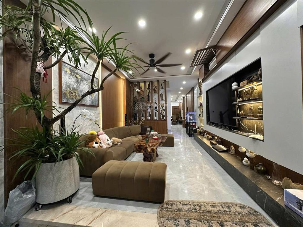 Bán nhà phố nguyễn văn huyên cầu giấy, lô góc, ô tô tránh, kinh doanh xịn, thang máy nhỉnh 14 tỷ