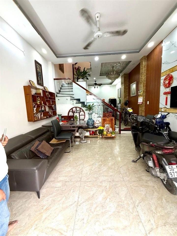 Nhà 3 tầng hẻm xe hơi thông nở hậu giá 8,95 tỷ