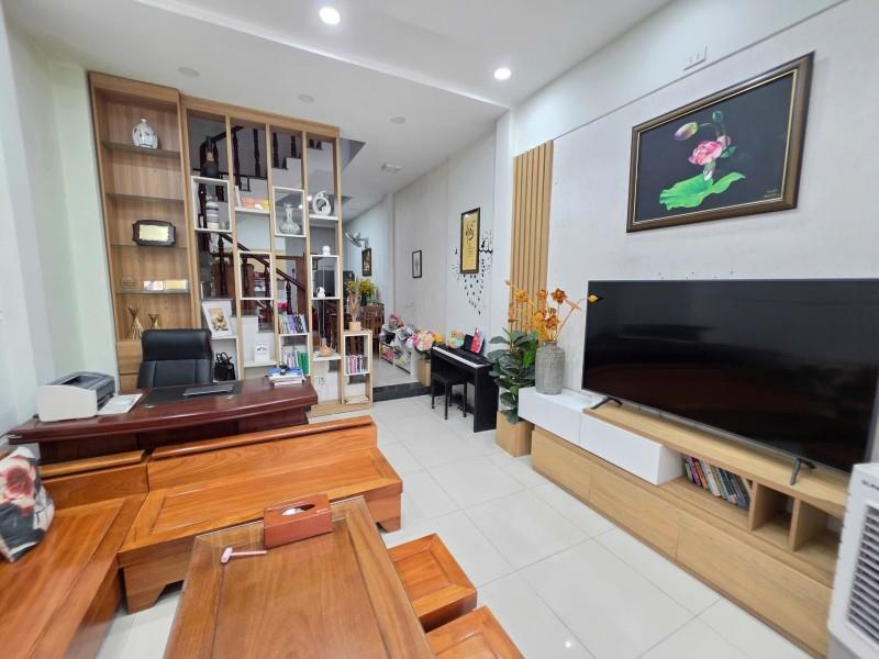 Bán nhà 3 tầng, Quốc Lộ 13, Hiệp Bình Phước, Thủ Đức, TP HCM, sổ hồng riêng. Giá 7,28 tỷ.