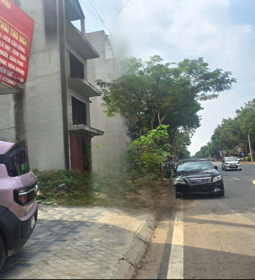 LK KĐT Hà Phong Vỉa hè đường Kinh Doanh + DT: 160m mặt tiền 8m xây 4.5 tầng. + Giá: 12.x tỷ ----------------------------