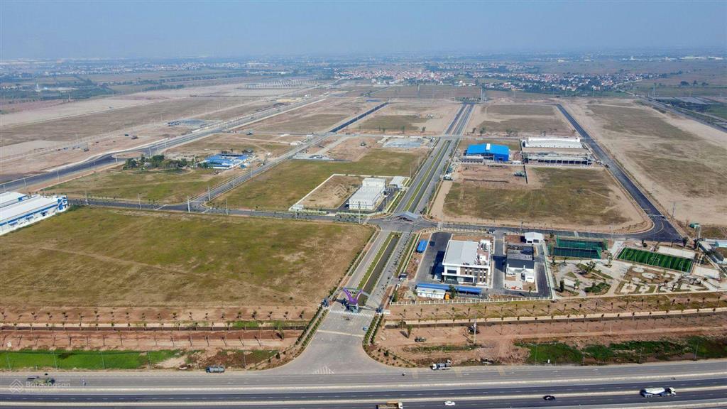 Sở hữu đất làm nhà xưởng mặt đường cao tốc thuận tiện treo biển bảng, diện tích 2ha