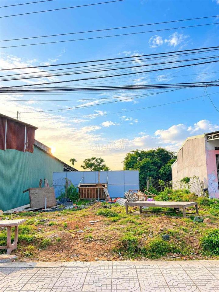 Ngân hàng phát mãi miếng đất thổ cư. DT 300m2 giá 400 TRIỆU. Có sổ sẵn