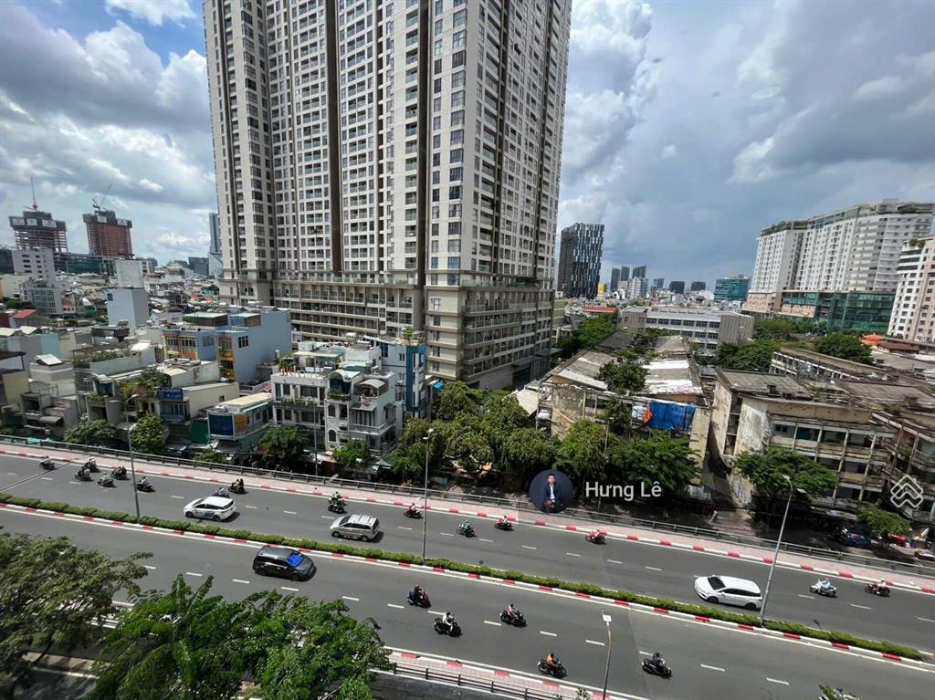 Cần bán căn studio 40m2 river gate q4, nhà full nội thất tiện cho thuê, hay ở mr hưng xem nhà.