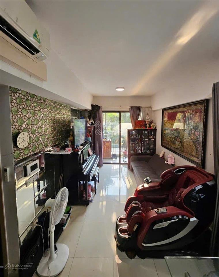 Bán căn hộ 2pn 2wc căn góc nội thất cơ bản giá 5 tỷ nhận nhà ngay 74m2 gần sân bay
