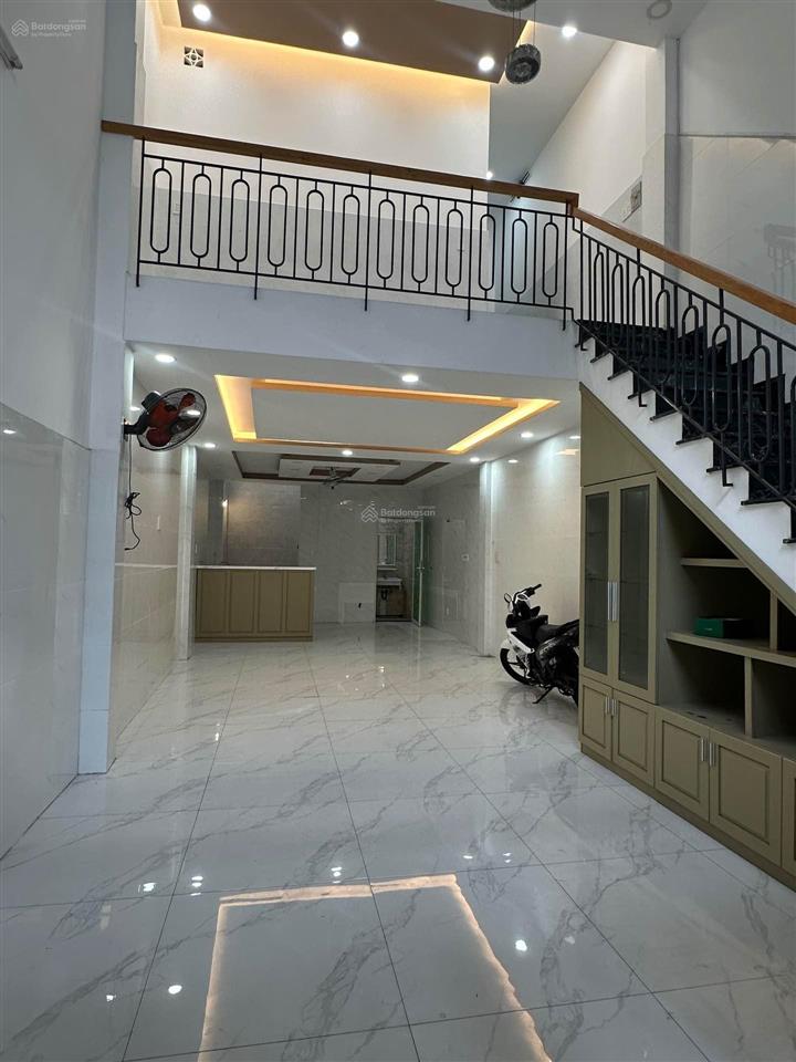 Hạ giá 300 triệu nhà tân bình gần bảy hiền ngang 4,4m hẻm xe hơi thông còn 8,7 tỷ