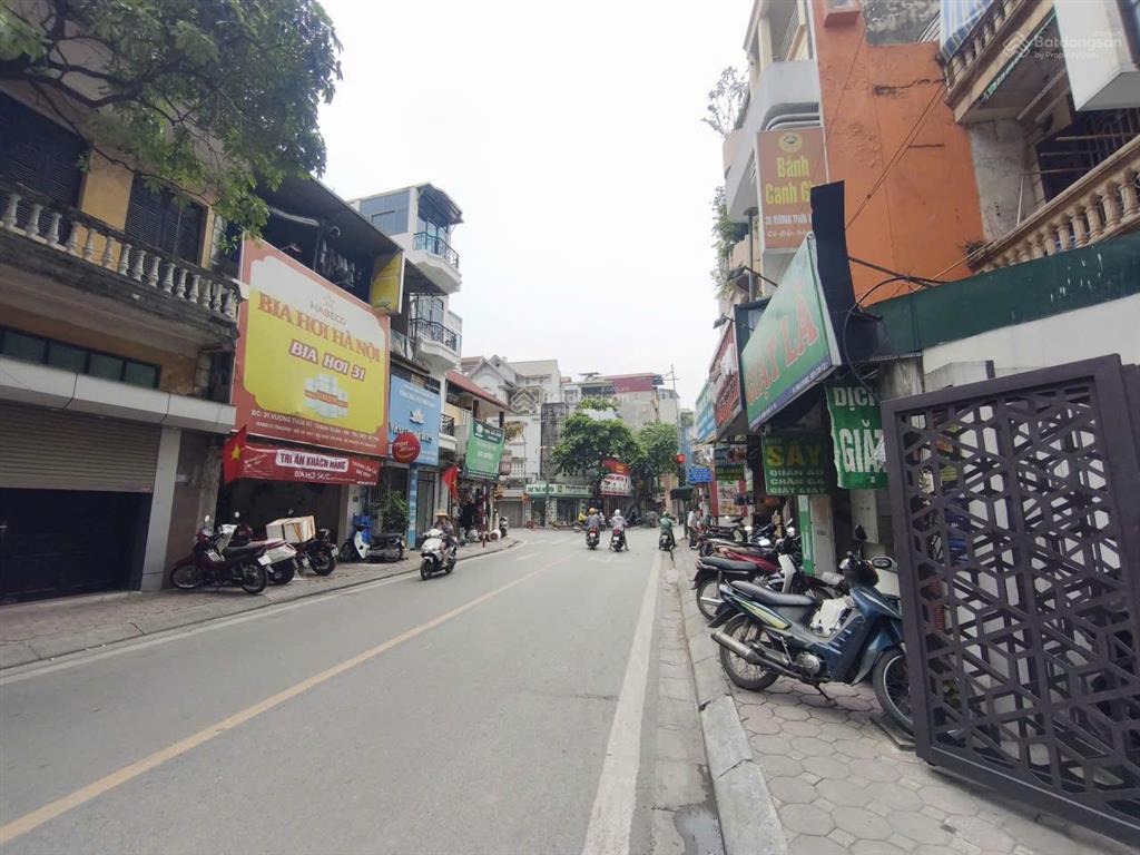 Tôi chính chủ bán nhà. s 61,7m2 mặt phố vương thừa vũ giao với phố trường chinh hn