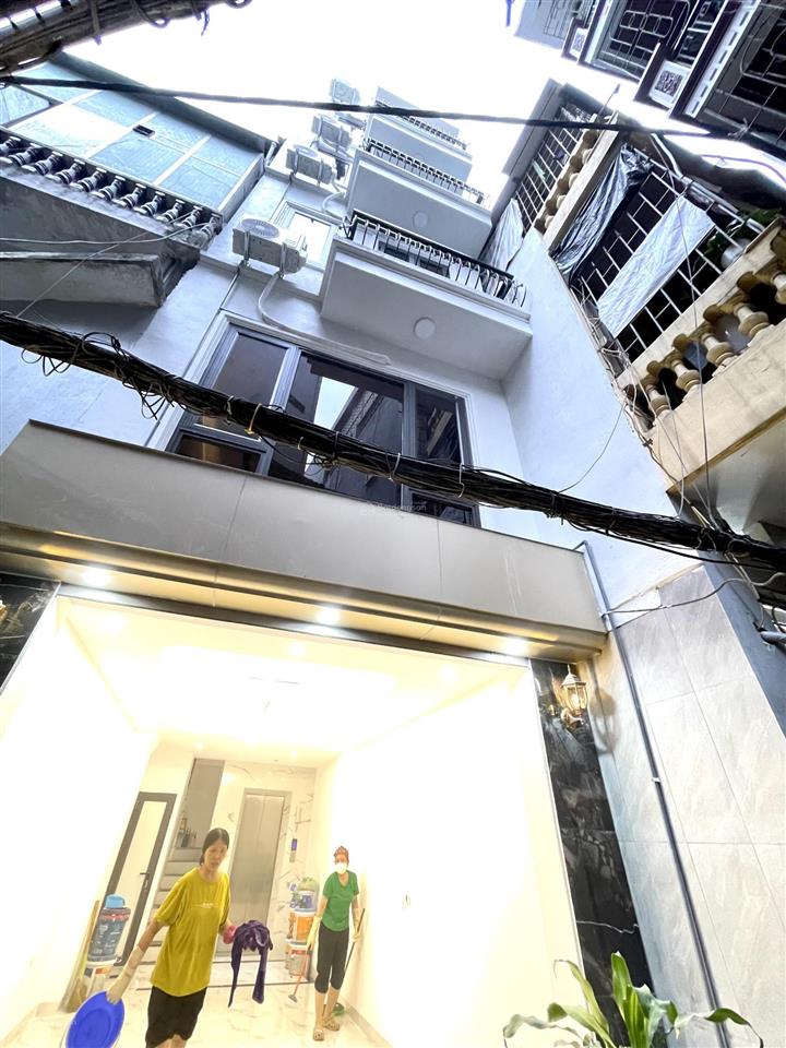 Chính chủ bán nhà ngã tư sở khương trung 35m 6 tầngthang máy cách phố 50m sẵn sổ giá 10 tỷ