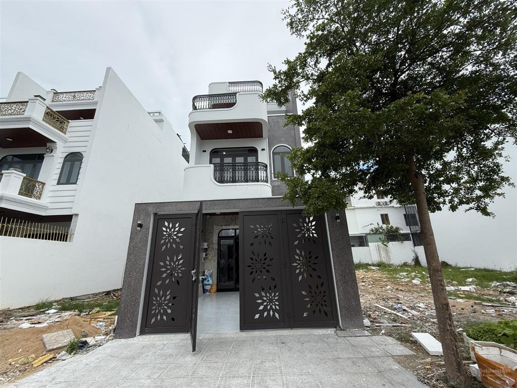 Cần bán nhà đẹp mới leng keng gói 4 thái xuân kđt mỹ gia, nhà có thang máy thuộc p. nam nha trang
