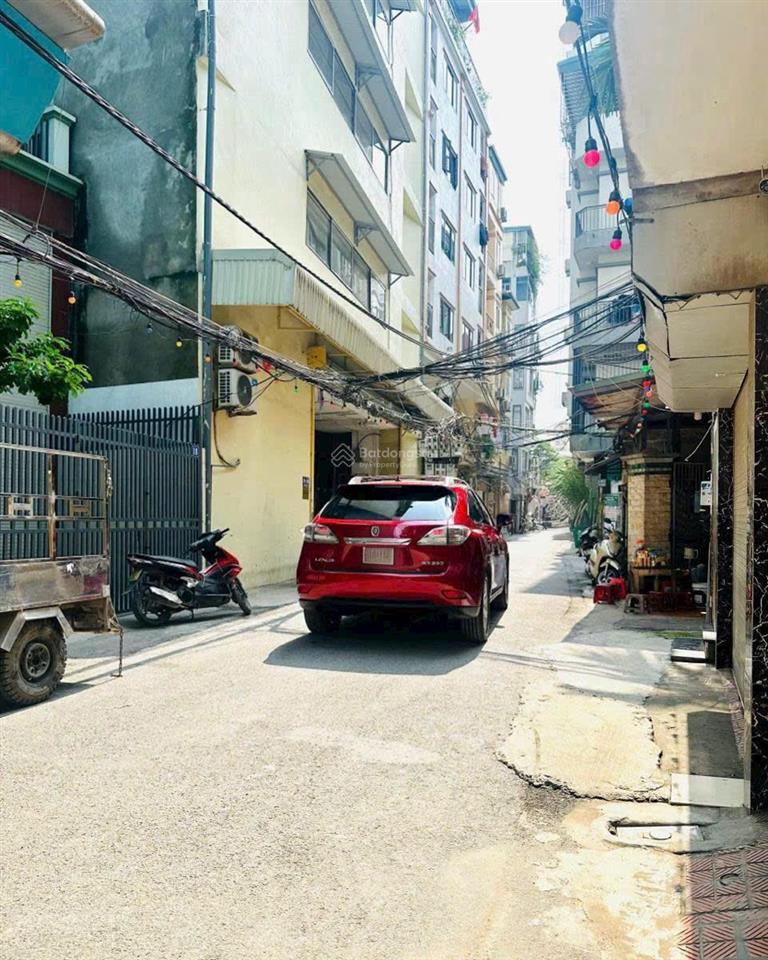 Sốc nặng, phân lô thái hà ngõ ô tô vào, thang máy, nhà đẹp ở ngay, sổ đỏ chính chủ, kinh doanh tốt.