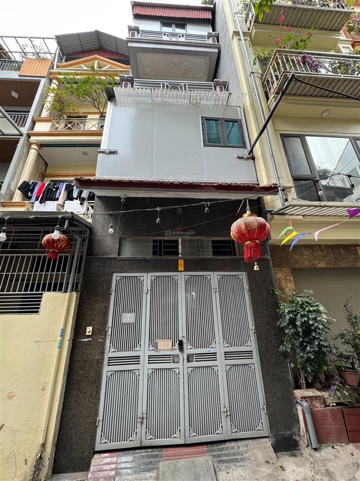 Chính chủ cần bán nhà riêng 4 tầng phố nguyễn sơn, dt 71,4m², xe tải 2 tấn đỗ cửa