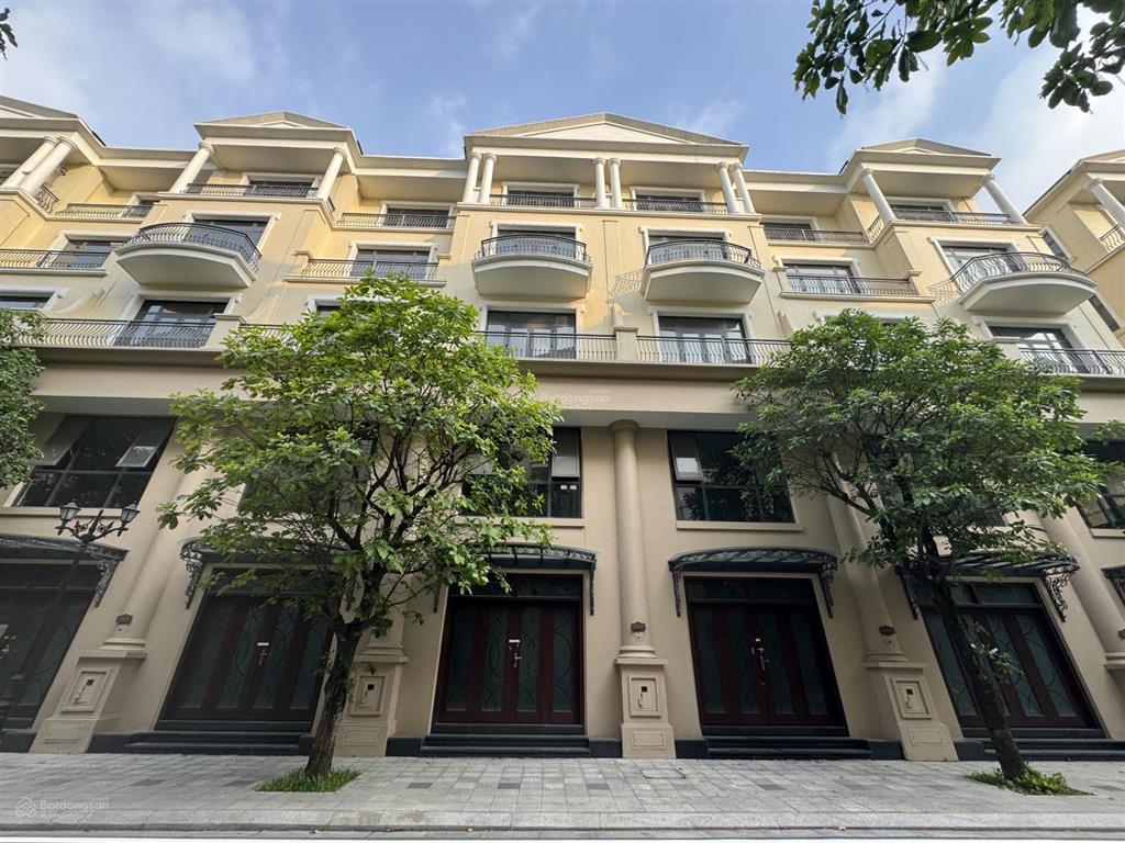 Bán gấp liền kề đảo dừa 70m giá 8,8 tỷ sẵn sổ nằm trong khu khép kín.