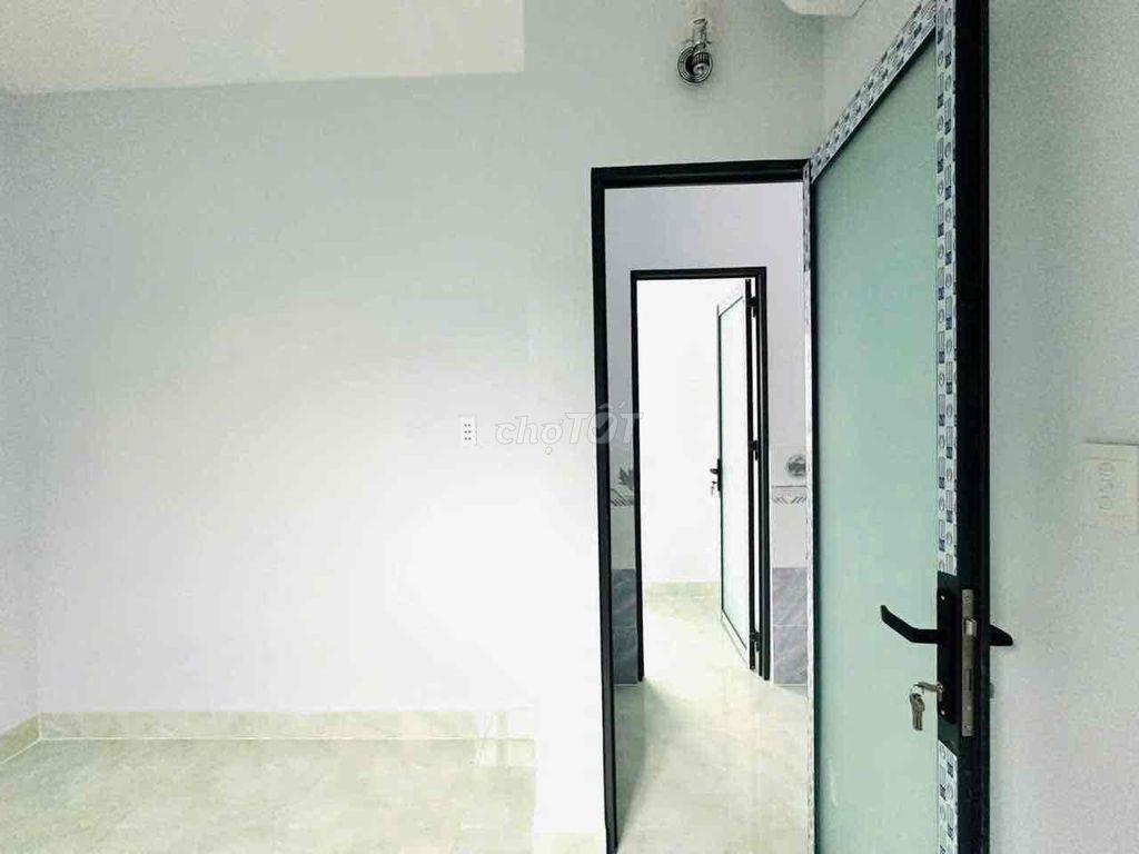 nhà xây mới có hoàn công gần ngã tư chợ vườn lài apđ Q.12