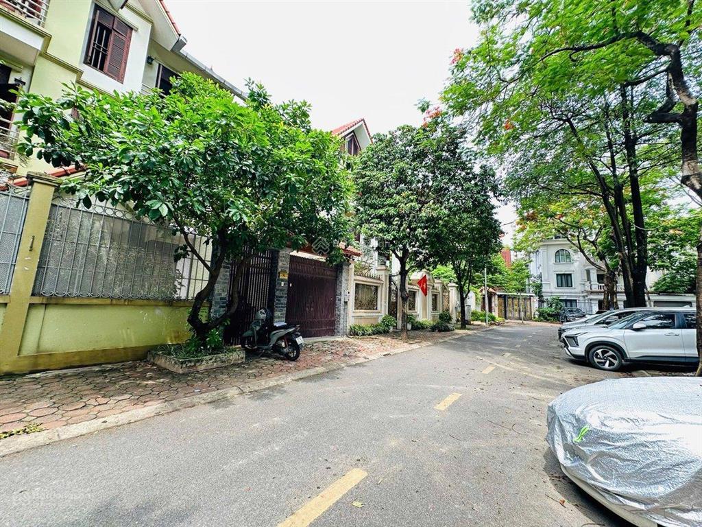 Bán nhà khu bt04 thành thái cầu giấy, 316m2 mt 15m 91 tỷ